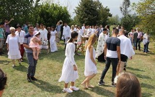 Саборно крштење у ријеци Сани